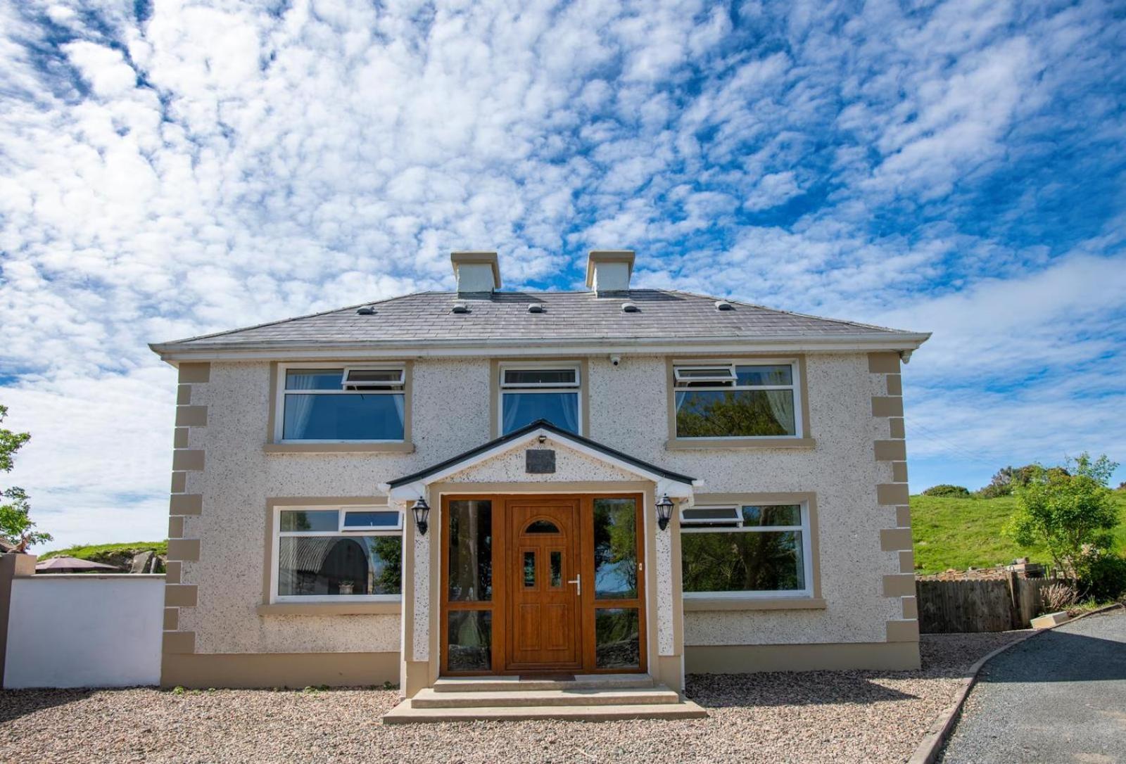 Kilcashel House, Ardara, F94 P802 Bed & Breakfast *